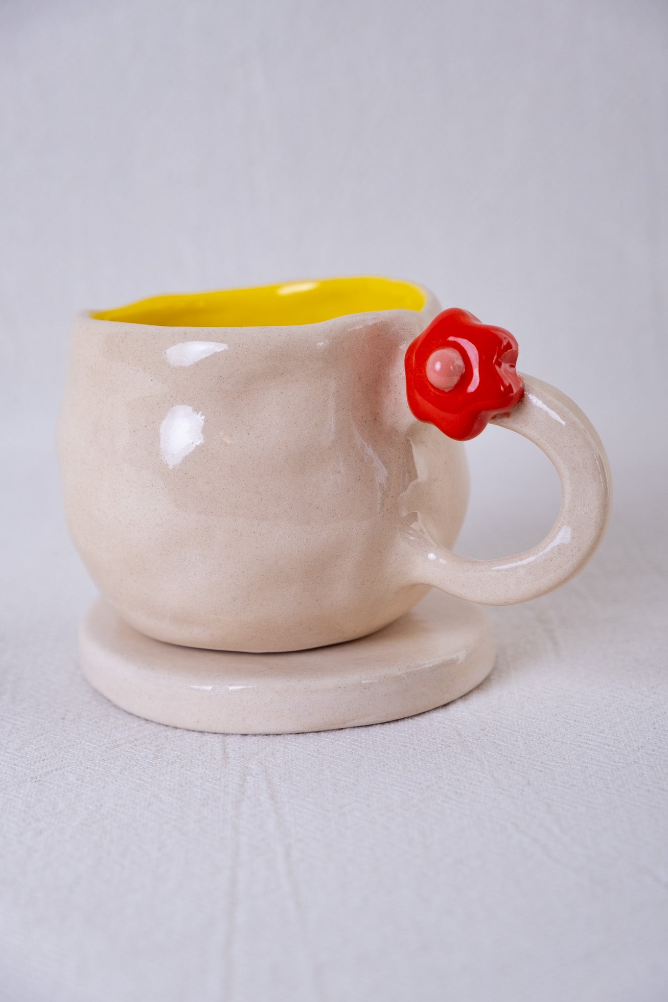 Little red flower mug