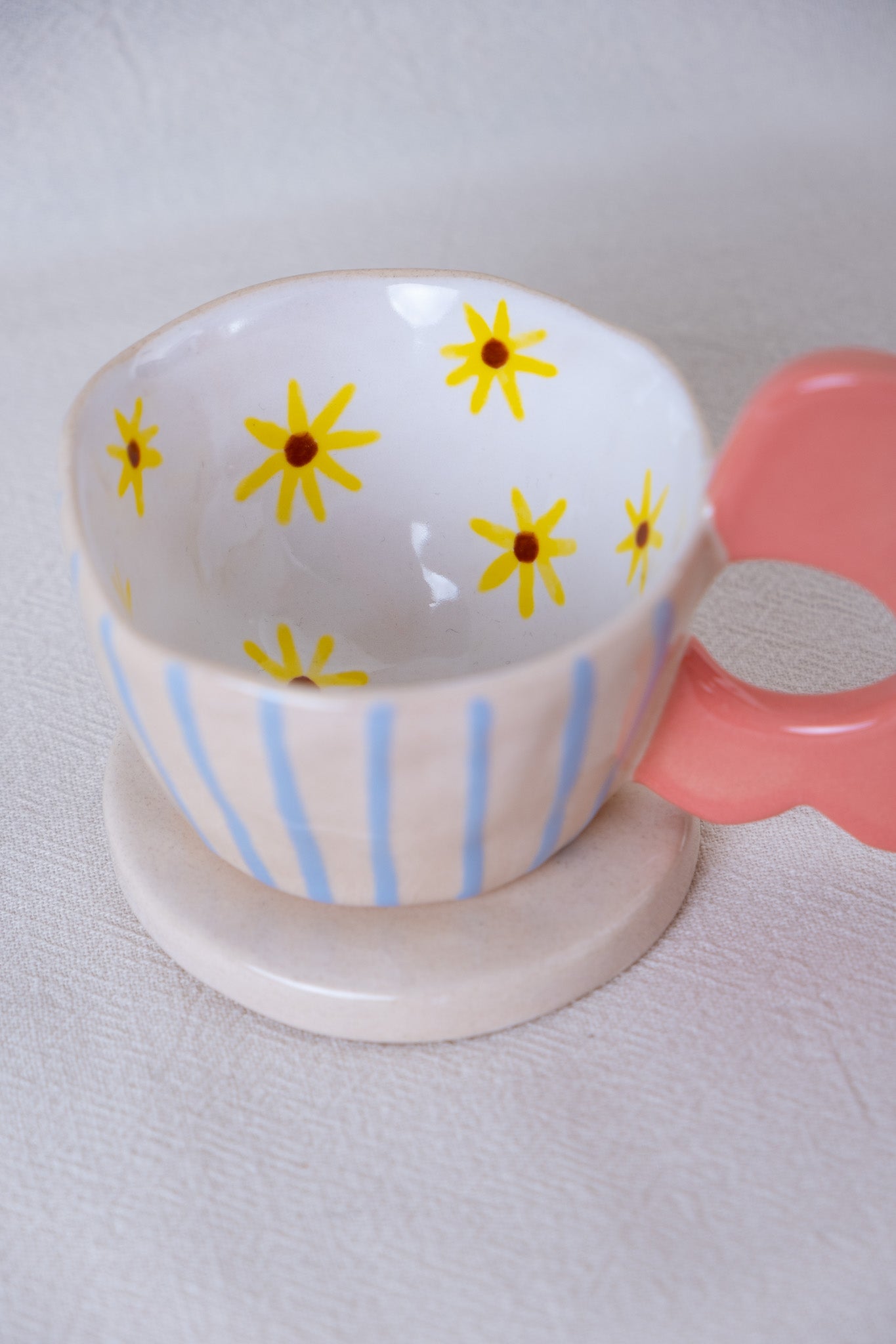 Spring mug with sunflowers