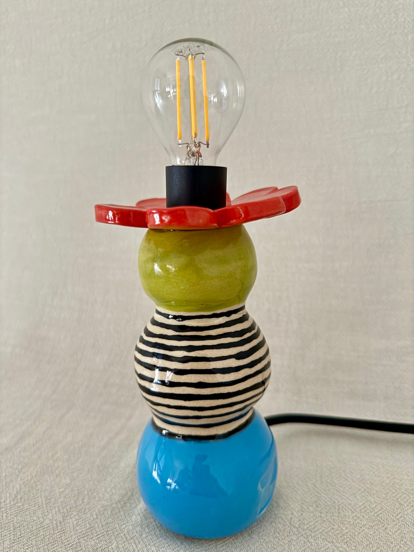 Groovy bloom totem