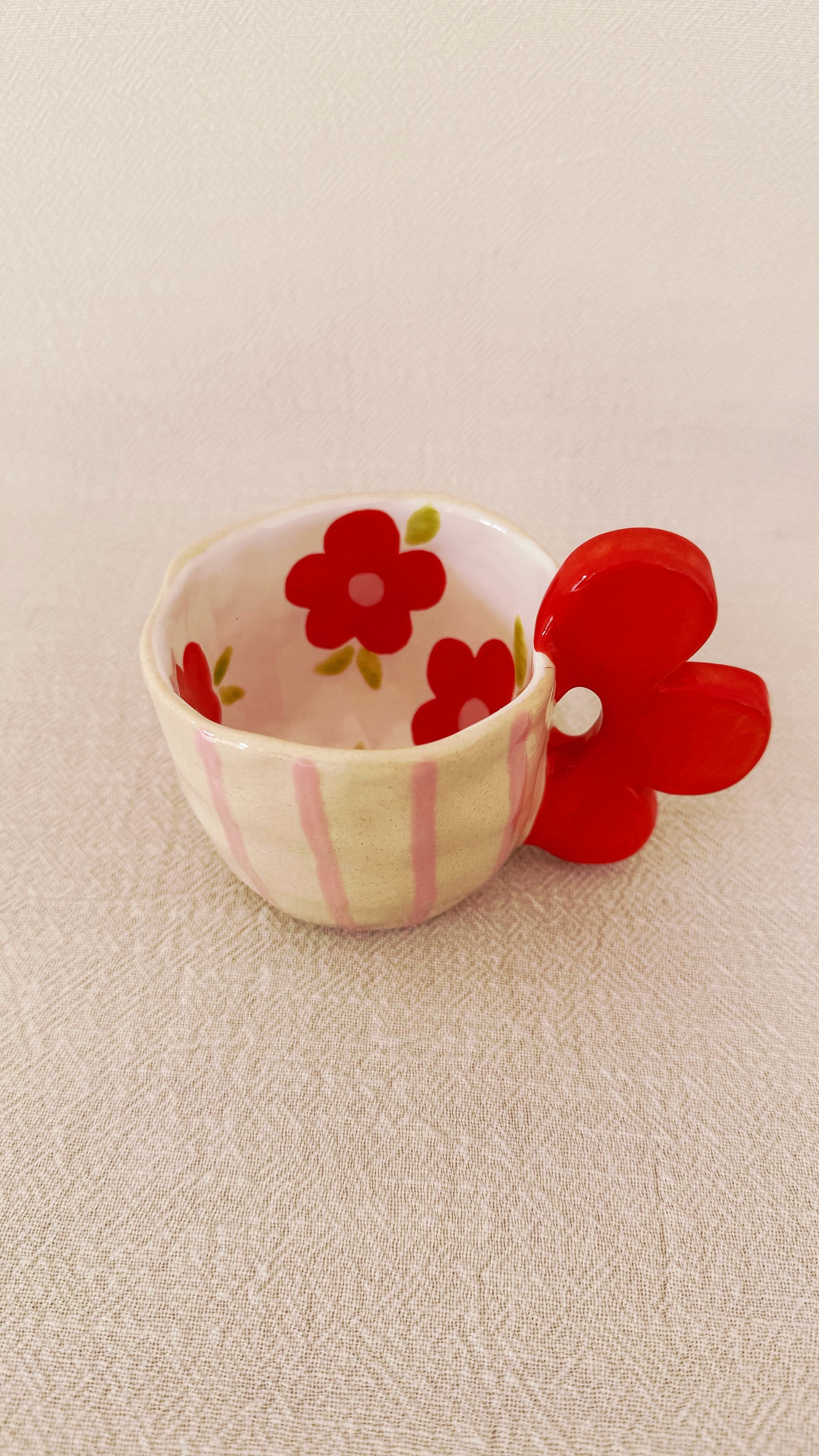Between Stripes and Petals - Red Flower tea mug set