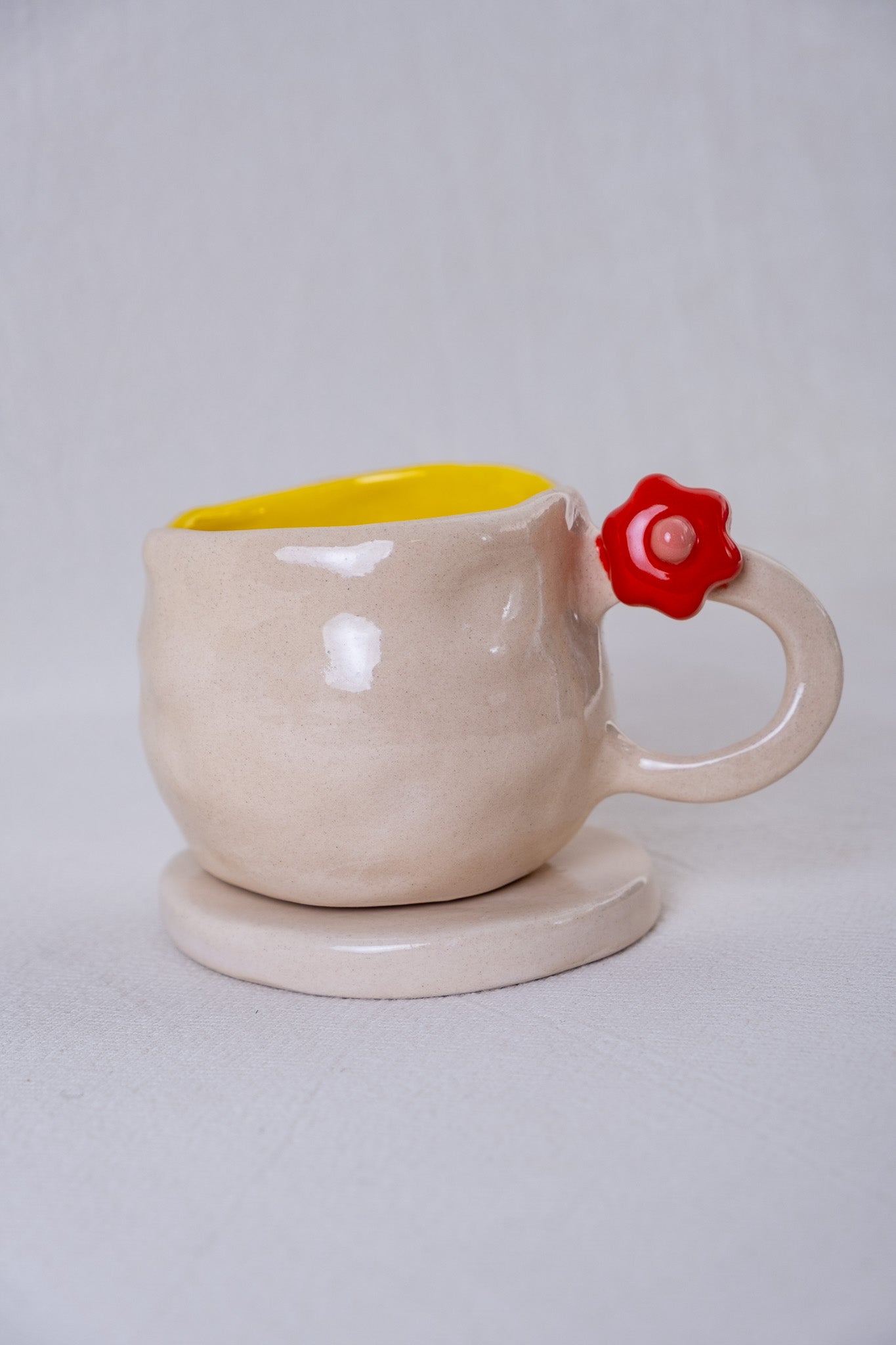Little red flower mug