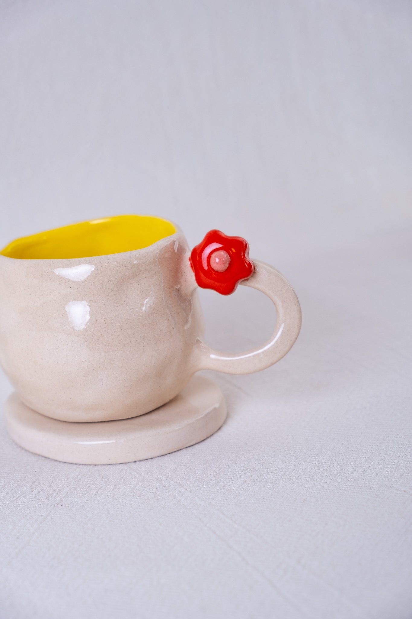 Little red flower mug